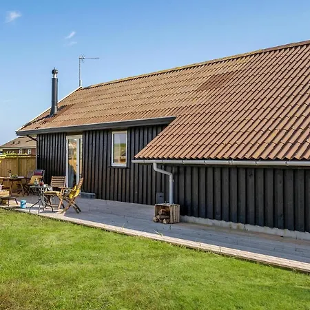 3 Bedroom Nice In Ferienhaus