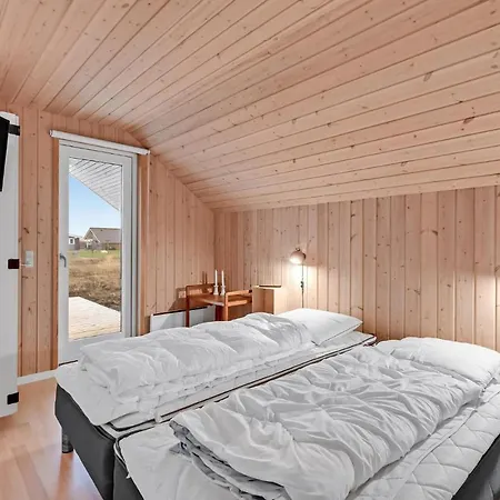 3 Bedroom Nice In Ferienhaus